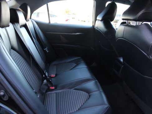 Used 2020 Toyota Camry SE image 14