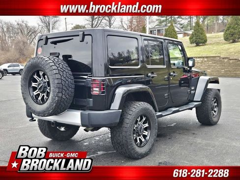 Used 2015 Jeep Wrangler Unlimited Sahara AWD/4WD image 3