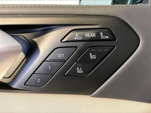 Used 2025 BMW X7 M60i w/ Executive Package AWD/4WD image 37