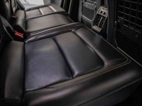 Used 2025 Ford Bronco Badlands image 37