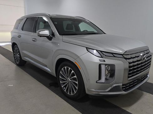 Used 2024 Hyundai Palisade Calligraphy AWD/4WD image 2