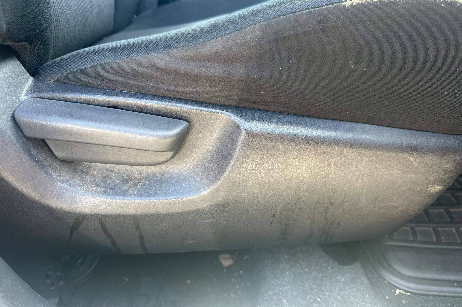 Used 2015 Scion xB FWD image 23