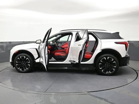 Used 2025 Chevrolet Blazer EV RS w/ Super Cruise Package AWD/4WD image 34