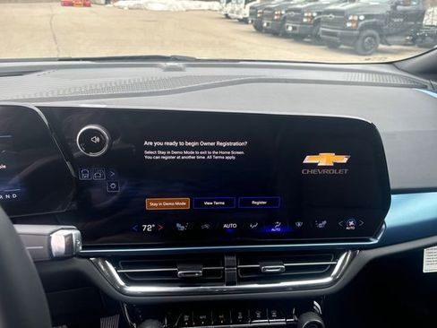 New 2026 Chevrolet Equinox EV LT AWD/4WD image 15