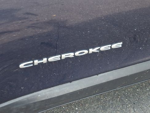 Used 2015 Jeep Cherokee Latitude AWD/4WD image 29