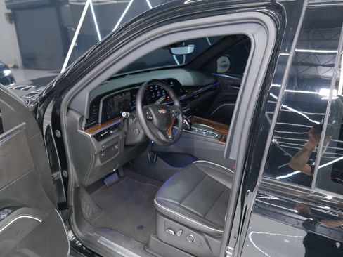 Used 2024 Cadillac Escalade ESV Premium Luxury image 47