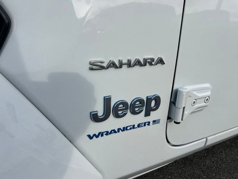 Used 2024 Jeep Wrangler Unlimited Sahara AWD/4WD image 18