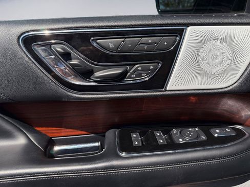 Used 2021 Lincoln Navigator Reserve w/ Luxury Package AWD/4WD image 24