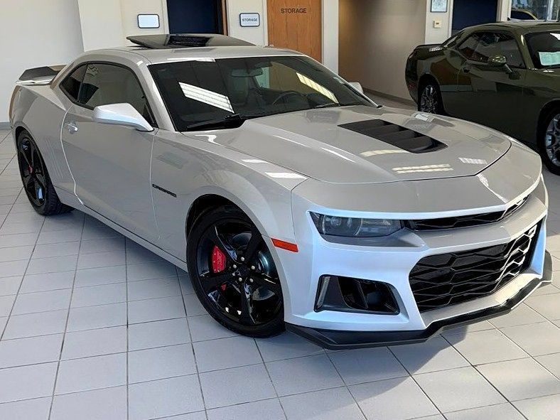 Used 2014 Chevrolet Camaro SS w/ RS Package RWD image 9