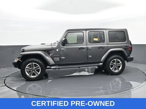 Used 2019 Jeep Wrangler Unlimited Sahara w/ Cold Weather Group AWD/4WD image 5