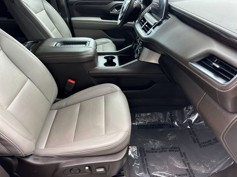 Used 2022 Chevrolet Tahoe LT w/ Luxury Package AWD/4WD image 15
