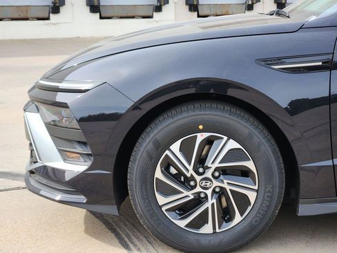 New 2026 Hyundai Sonata Blue FWD image 5