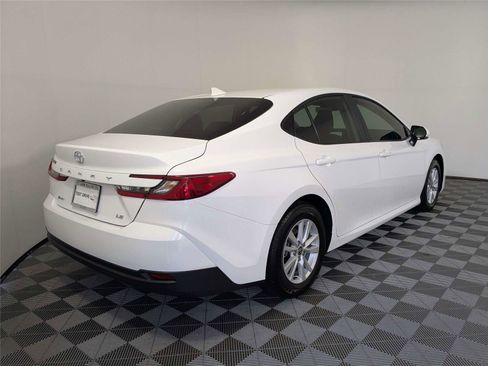 Used 2026 Toyota Camry LE w/ Convenience Package FWD image 5