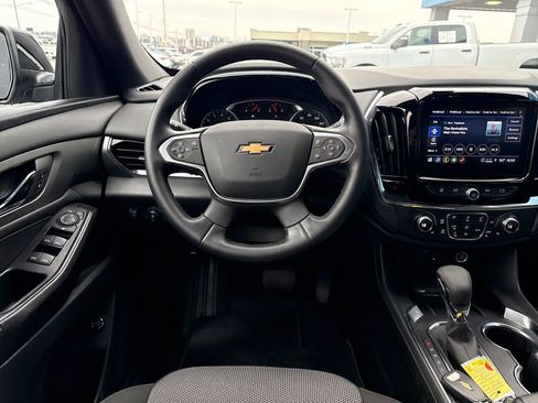 Used 2023 Chevrolet Traverse LT image 14