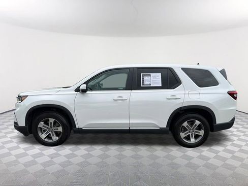 Used 2025 Honda Pilot EX-L image 8