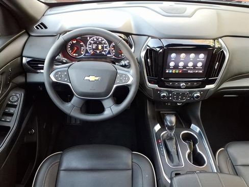 Certified 2022 Chevrolet Traverse Premier w/ LPO, Cargo Package AWD/4WD image 15