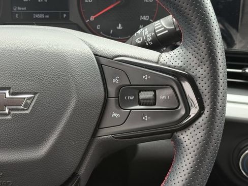 Used 2024 Chevrolet Trax RS w/ Sunroof Package FWD image 15