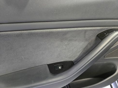 Used 2017 Tesla Model 3 Long Range RWD image 11