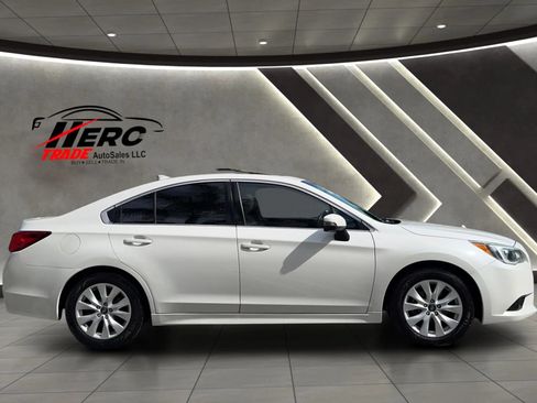 Used 2016 Subaru Legacy 2.5i Premium AWD/4WD image 2