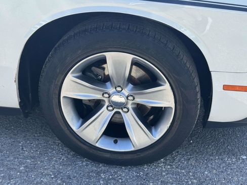 Used 2016 Dodge Challenger SXT RWD image 9