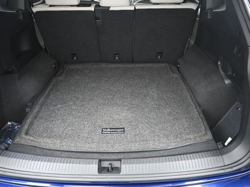 Used 2022 Volkswagen Tiguan SEL R-Line image 37