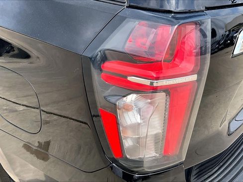 Used 2024 Chevrolet Suburban LT image 29