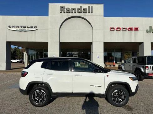 Certified 2024 Jeep Compass Trailhawk image 8