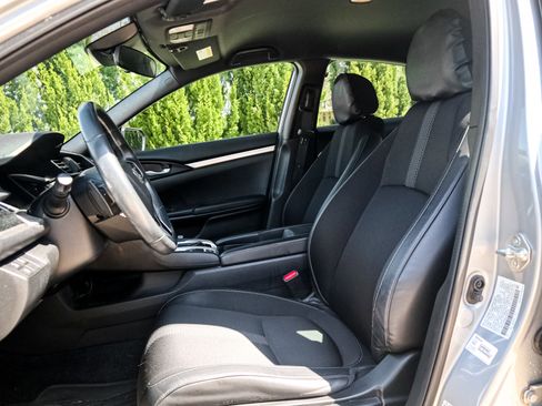 Used 2020 Honda Civic Sport image 7