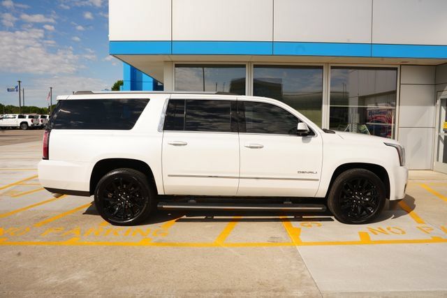Used 2020 GMC Yukon XL Denali w/ Denali Ultimate Package AWD/4WD image 35