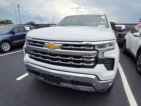 Used 2024 Chevrolet Silverado 1500 LTZ AWD/4WD image 4