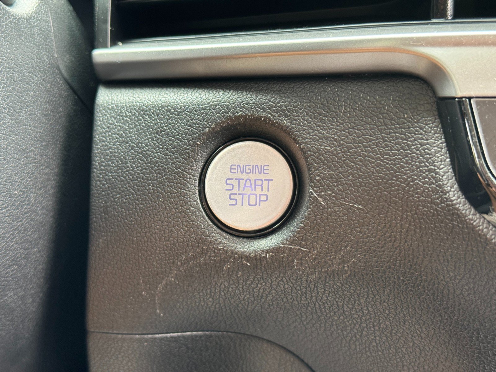 Used 2024 Kia Sorento LX FWD image 21