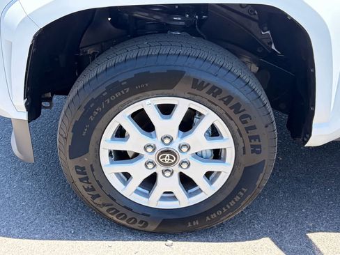 Used 2025 Toyota Tacoma SR5 AWD/4WD image 6