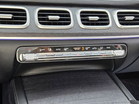 Used 2022 Mercedes-Benz GLE 350 4MATIC w/ Premium Package image 19