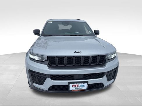 New 2026 Jeep Grand Cherokee Laredo image 8
