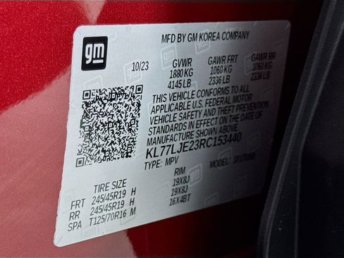 Used 2024 Chevrolet Trax RS w/ Sunroof Package FWD image 30