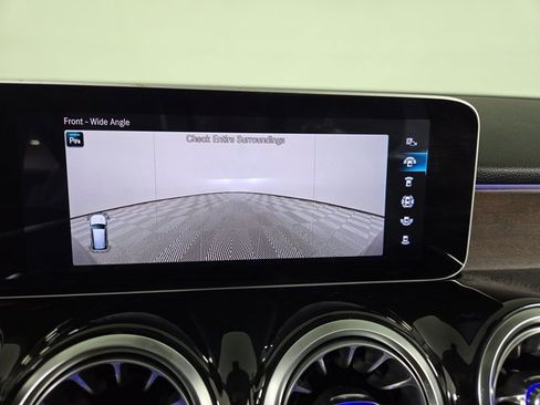 Certified 2021 Mercedes-Benz GLB 250 4MATIC image 26