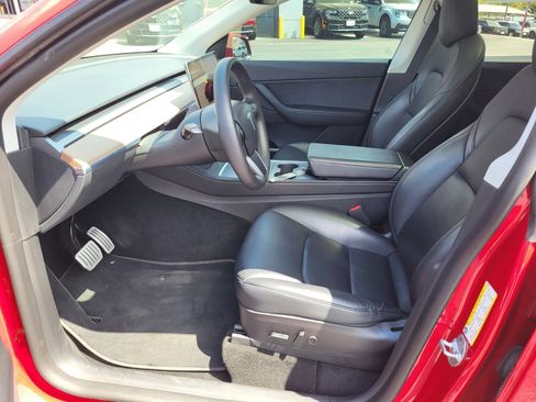 Used 2022 Tesla Model Y Performance image 19