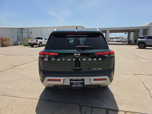 Used 2025 Nissan Pathfinder SL AWD/4WD image 6