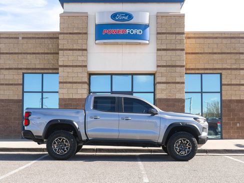 Used 2025 Chevrolet Colorado ZR2 w/ Technology Package image 5