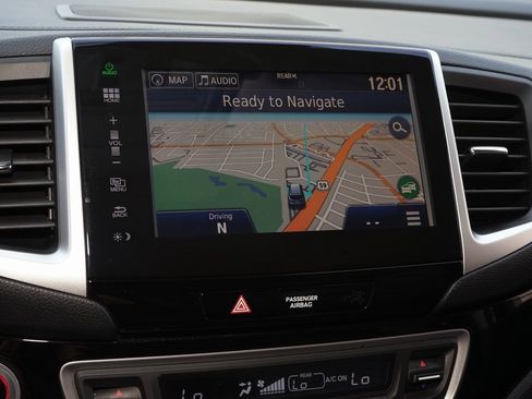 Used 2016 Honda Pilot Touring image 8