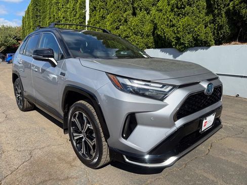 Used 2022 Toyota RAV4 XSE w/ Premium Package AWD/4WD image 2