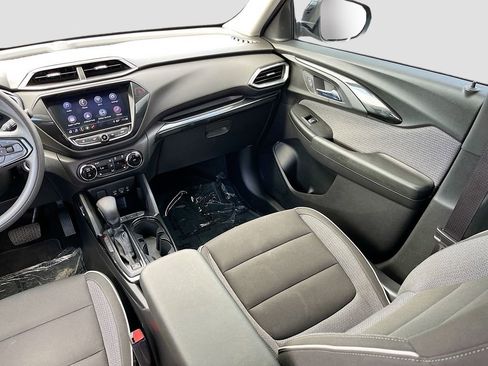 Used 2021 Chevrolet TrailBlazer LT w/ Convenience Package FWD image 22