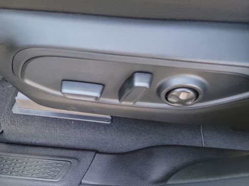 New 2025 Jeep Grand Cherokee Laredo image 18