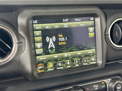 Used 2021 Jeep Wrangler Unlimited Sahara w/ Cold Weather Group AWD/4WD image 29