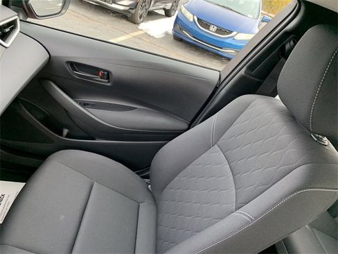 Used 2025 Toyota Corolla LE image 29