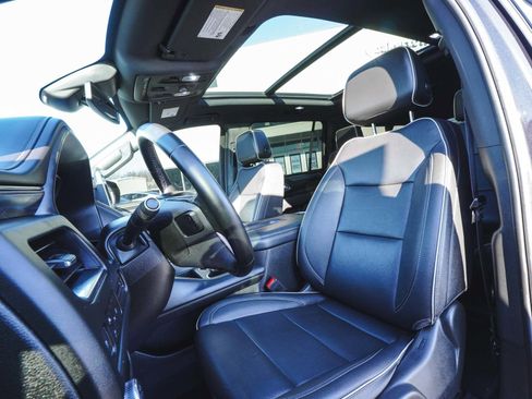 Used 2023 GMC Yukon XL SLT image 33