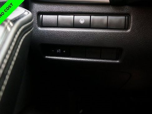 Used 2022 Nissan Rogue SV image 26