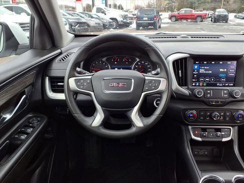 Certified 2022 GMC Terrain SLE w/ Driver Convenience Package image 15