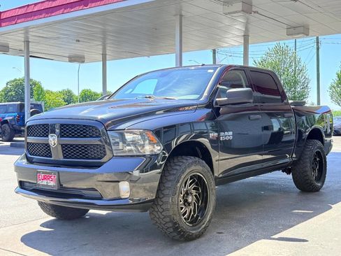 Used 2017 RAM 1500 Express w/ Express Value Package AWD/4WD image 6