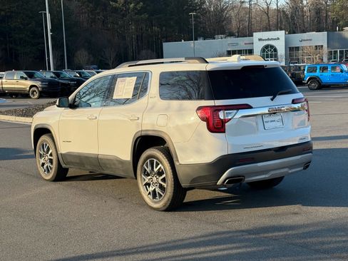 Used 2023 GMC Acadia SLT image 3